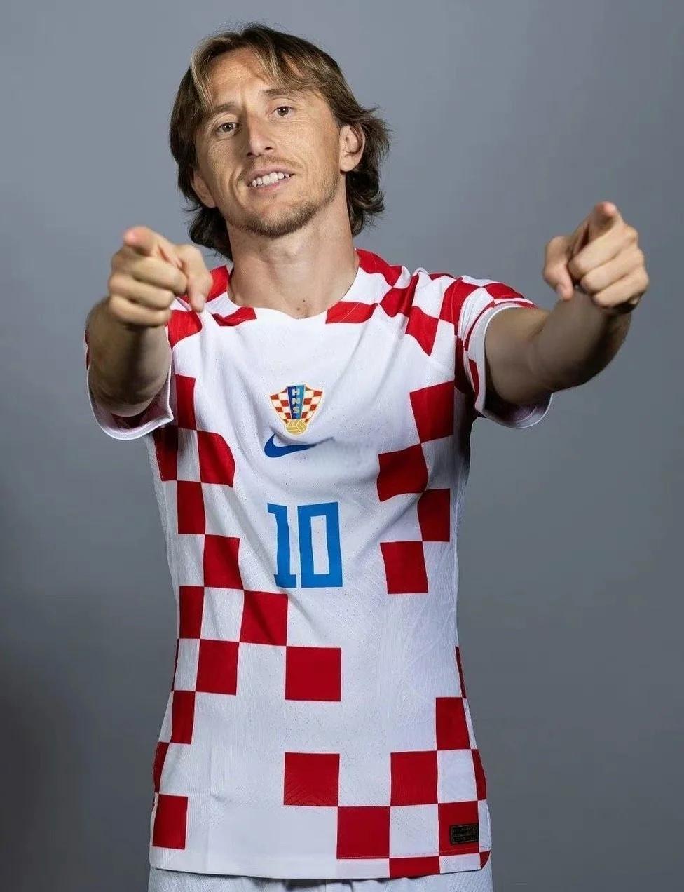 津门虎两次“送礼”！王献均手球送点，罗斯巨大失误，申花笑纳大礼